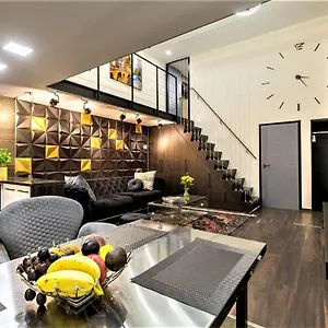  Appartement Goldcentral Art B6-private Terrace-steps From New York Cafe